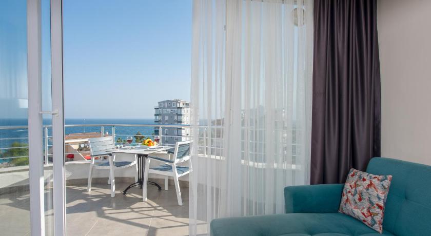 TheLuna Suite Hotel - image 14