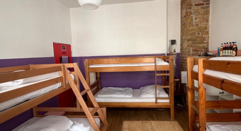 Image of 6-Bed Mixed Dormitory Room 0