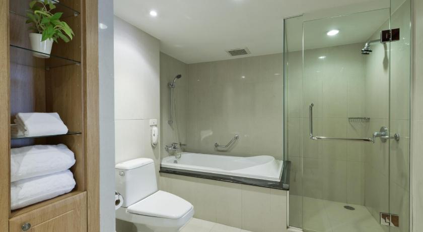 Image of 1-Bedroom Grand Suite 13