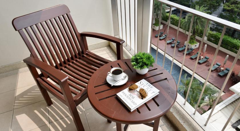 Image of 1 Bedroom Suite, 1 King 12