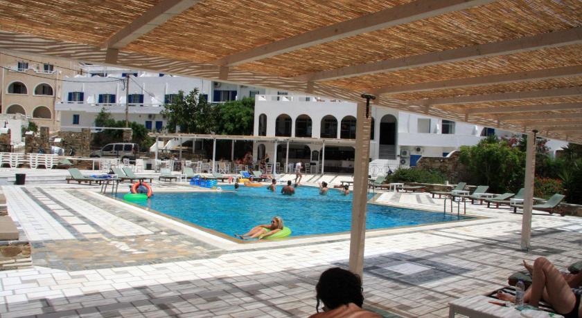 Armadoros Hotel / Ios Backpackers photo