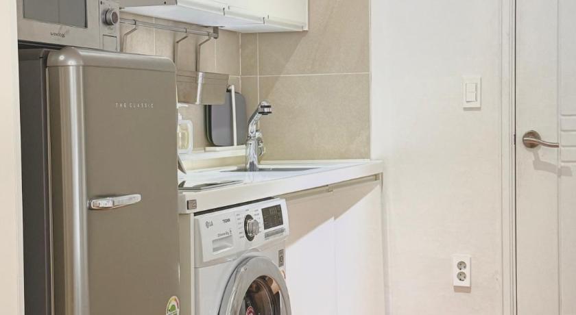 서울 Gangnam Neat & Cozy Stay l Near Station 3성급 게스트하우스 스위트룸