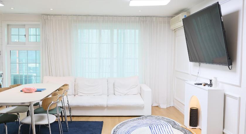 서울 Gangnam Neat & Cozy Stay l Near Station 3성급 게스트하우스 스위트룸