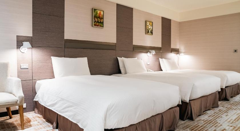 Image of Standard Room With 3 Single Beds 1