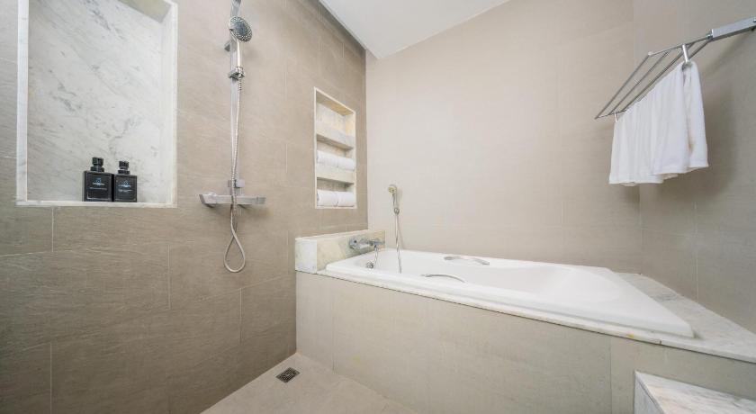 Image of Deluxe Family Quad 11