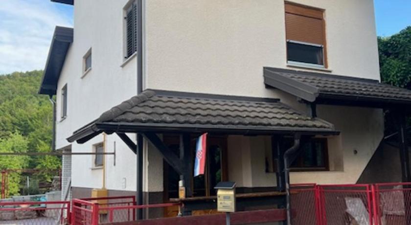 Vuglovec House