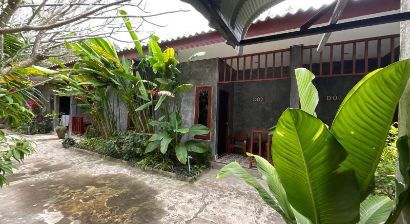 Image of Bungalow with Garden View 6
