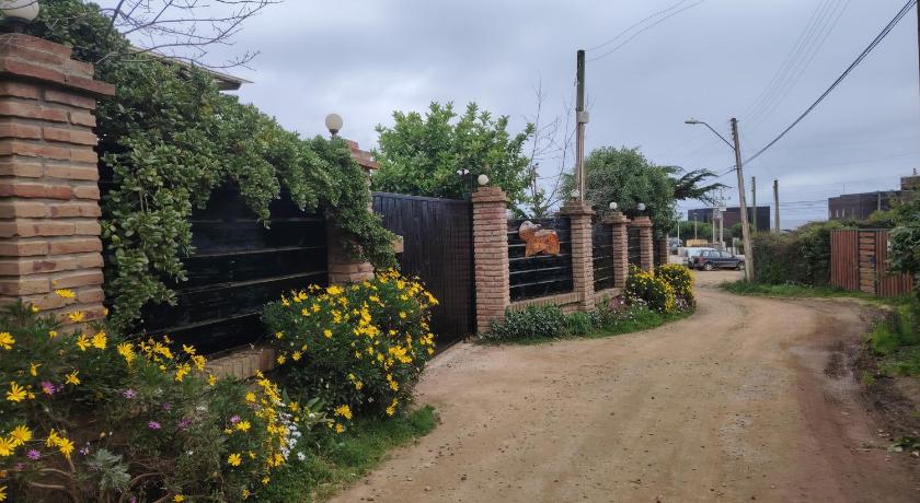 Cabanas y Hostal Karibe