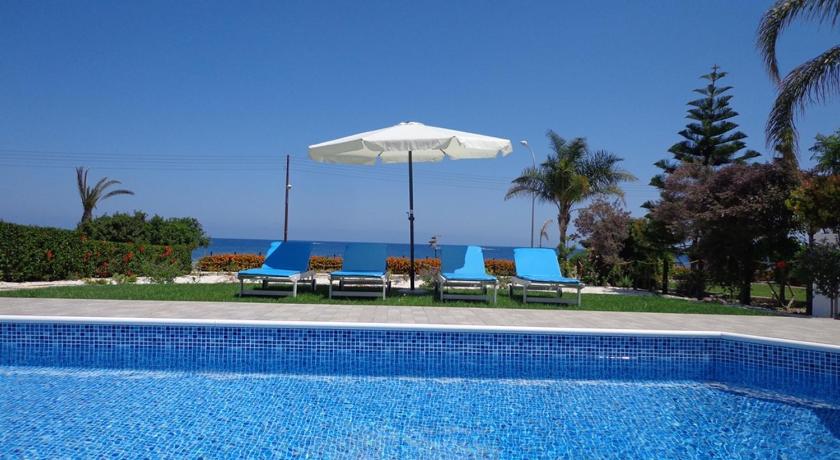 Latchi Riviera Beach Villa No.2 — Hotel in Neokhorio