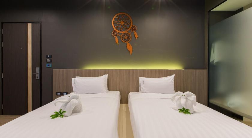 Image of Grand Deluxe 10