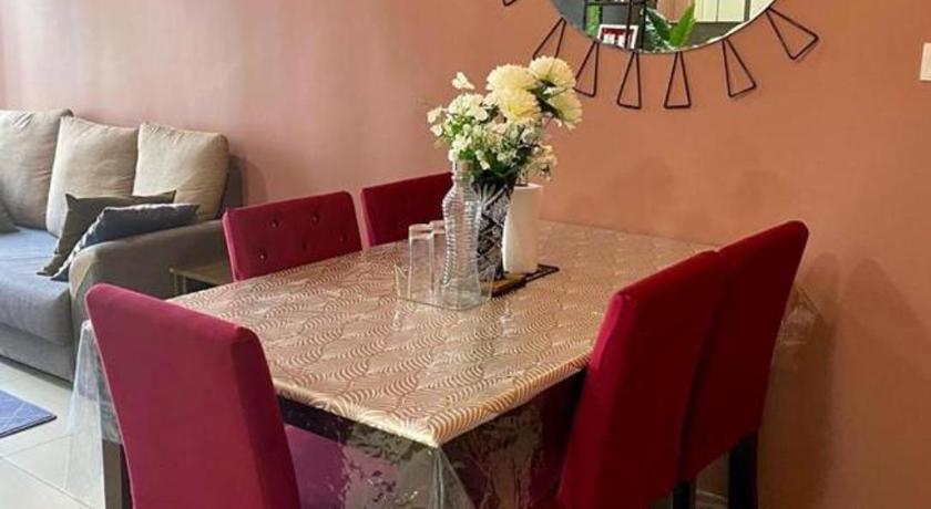 关丹 Two Bedroom Sea View Swiss Garden Residence  4星级 民宿 餐厅