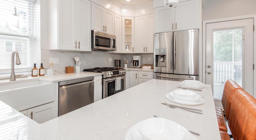 세인트 루이스 (MO) Cozy 2 King Bd Duplex - Steps to Soulard 3성급 숙소 레스토랑