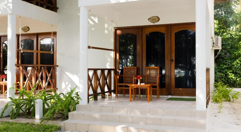 Image of Deluxe Beach 11