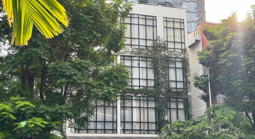 Silom Nara Hotel - image 3