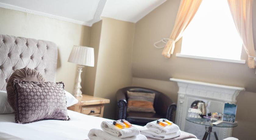 Image of Double Room with Bath 2