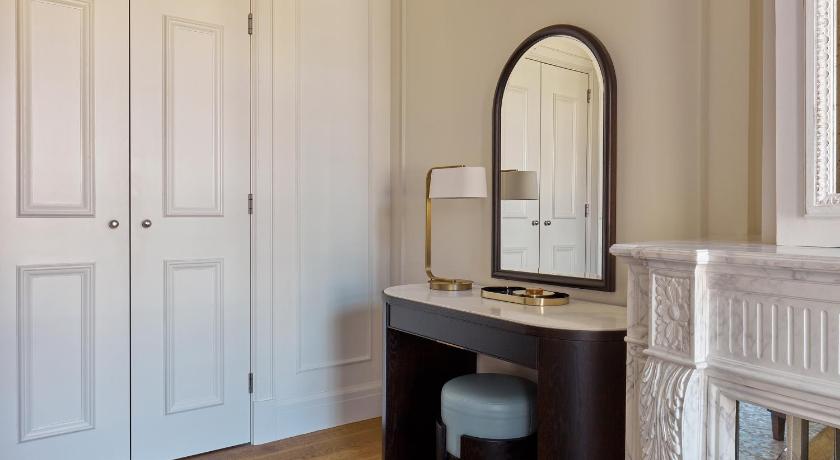 Image of King One Bedroom Suite 10