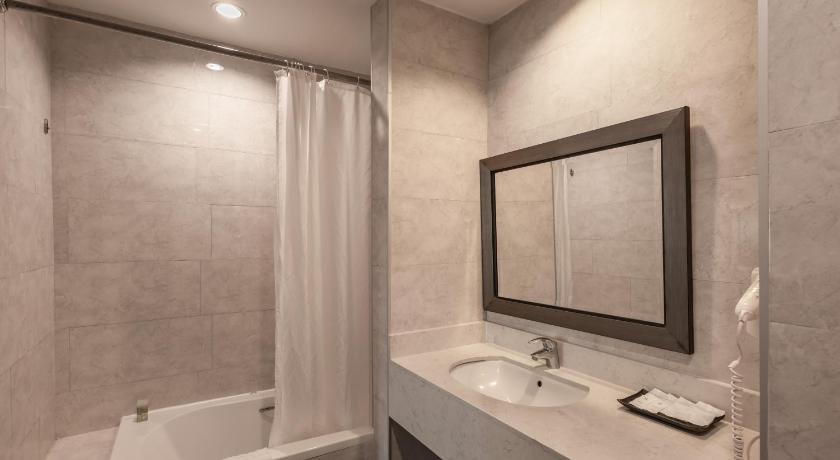 Image of Junior Suite King 17