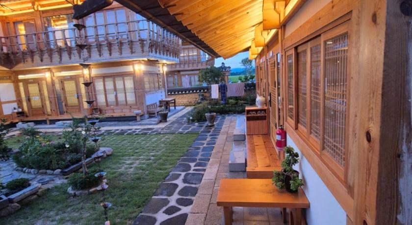 キョンジュ Hanok Stay Mokhyang 3つ星 ホテル 眺望