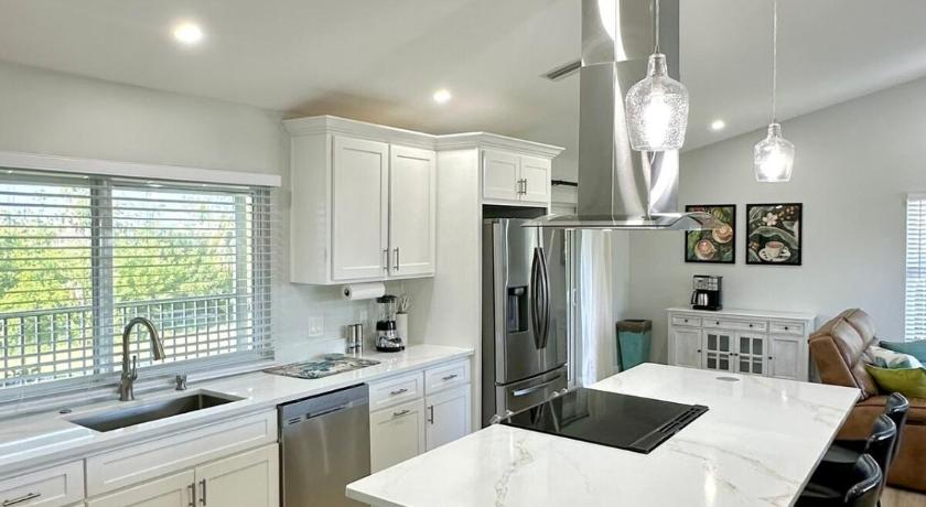 보킬리아 Tranquil Lakeview Home w Porch Bokeelia Retreat 2성급 숙소 전망