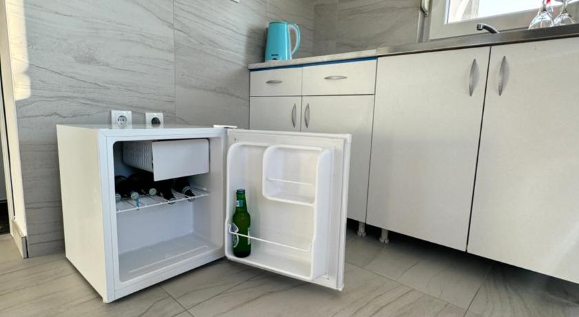 ベオグラード airport Belgrade 2bedrooms 4つ星 ゲストハウス レストラン