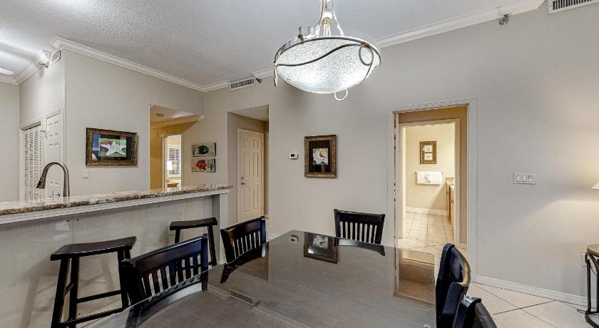 Image of Three-Bedroom Apartment 14