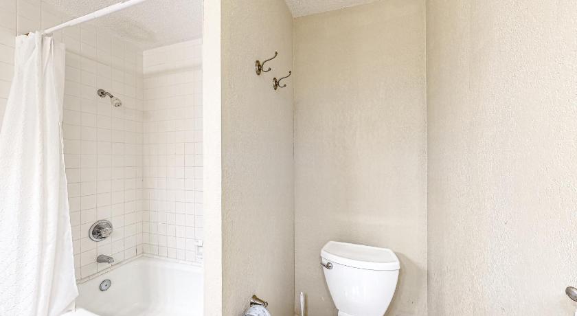 Image of Three-Bedroom Apartment 40