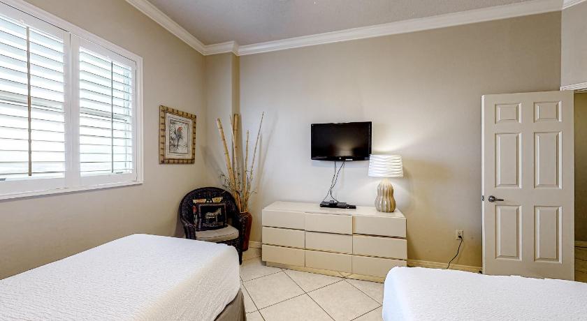 Image of Three-Bedroom Apartment 33