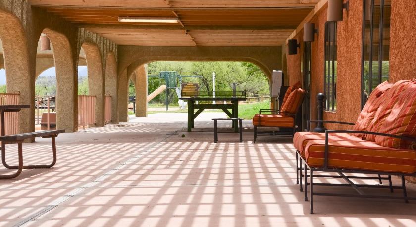 Verde Valley Studio Park Model Cabin 16 photo