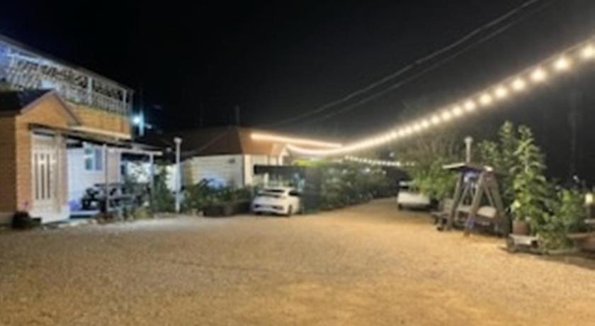 カンウォンド Hill House 3つ星 ゲストハウス プール