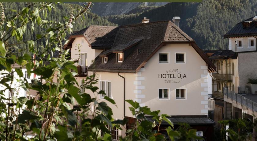 Boutique Hotel UJA Scuol