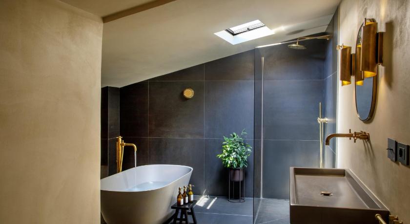 로마 Palazzo Serpe Suites near Colosseum 4성급 호텔 외관