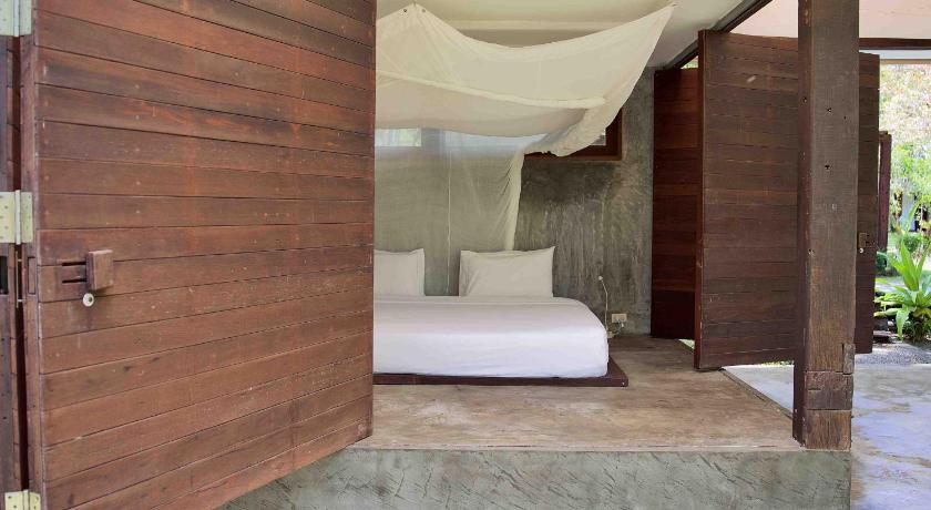 Image of Deluxe Room Garden View 12