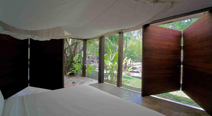 Image of Deluxe Room Garden View 14