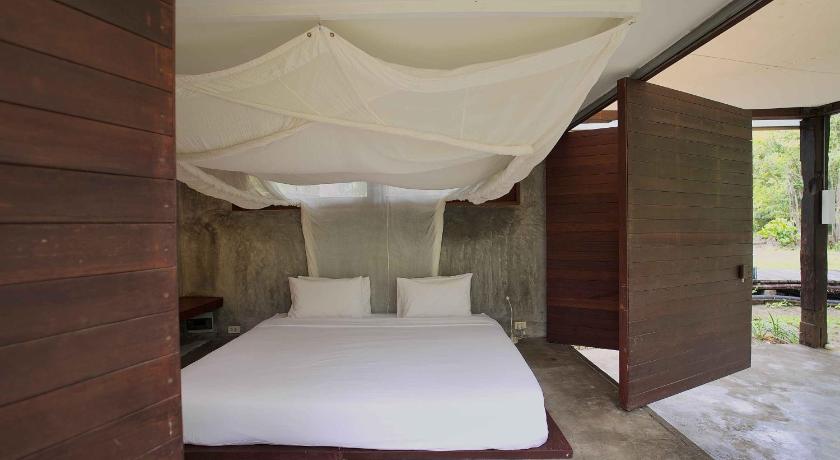 Image of Deluxe Room Garden View 5
