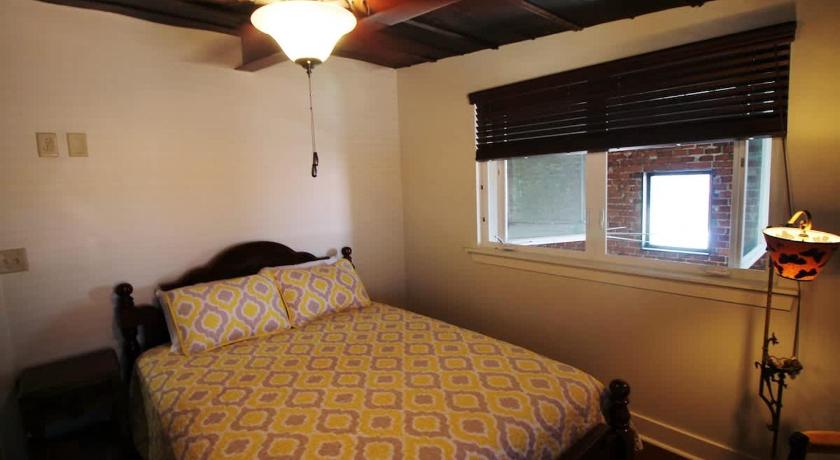 메이컨 (GA) Large Unique Ground Floor Loft with Parking #1 숙소 레스토랑