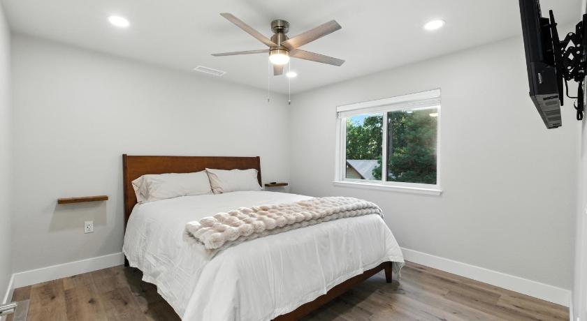쉐이버 레이크 (CA) The White House Coveted Triplex Near Lake 4성급 숙소 수영장