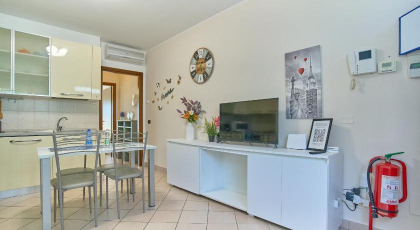 App 8 Accogliente Bilocale con Giardino