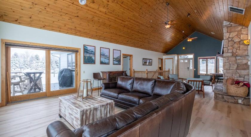 보즈먼 (MT) Mountain View Home w/Hot Tub - Close to Downtown! 3성급 숙소 로비