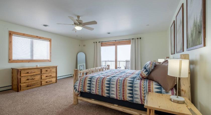 보즈먼 (MT) Mountain View Home w/Hot Tub - Close to Downtown! 3성급 숙소 수영장
