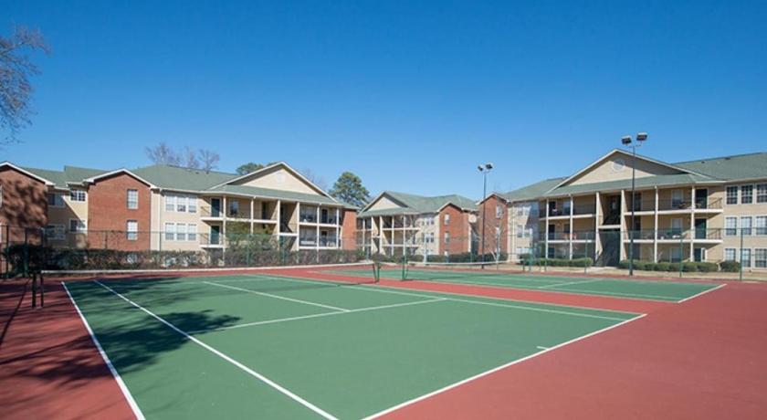 Auburn (AL) 4 Bed 2 Bath, Dog Friendly, Pool, Walk to Stadium 4-Star Accommodation restaurant