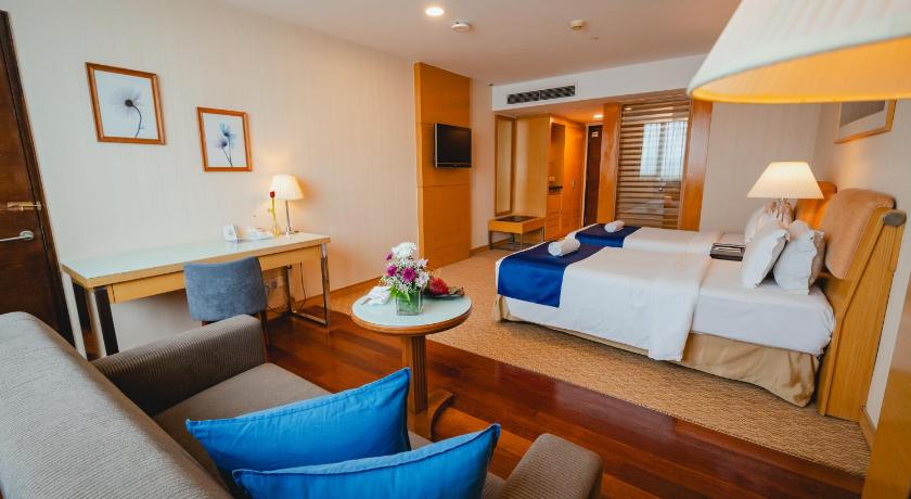 Image of Studio Deluxe Twin 1