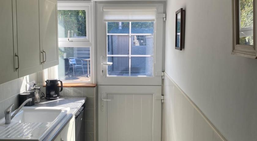 Carloy Tea Lane Cottage 3-Star Single Room pool