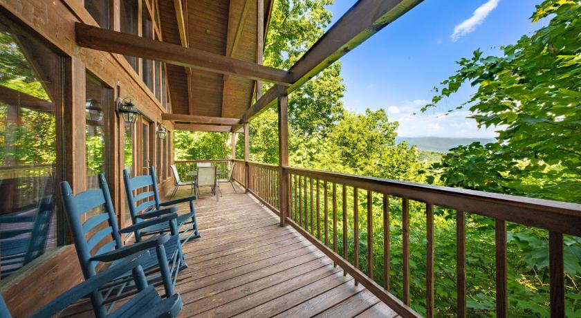 Mountain View Cabin with Hot Tub, Fire Pit & Deck