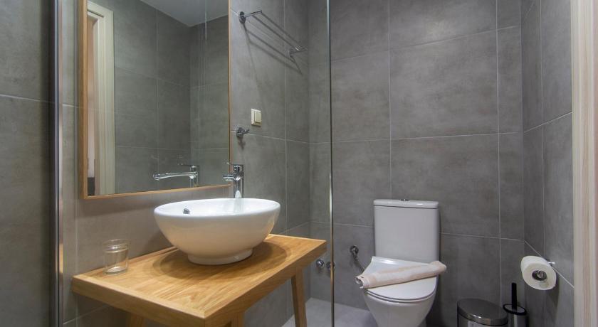 Image of Quadruple Room with Garden View 11