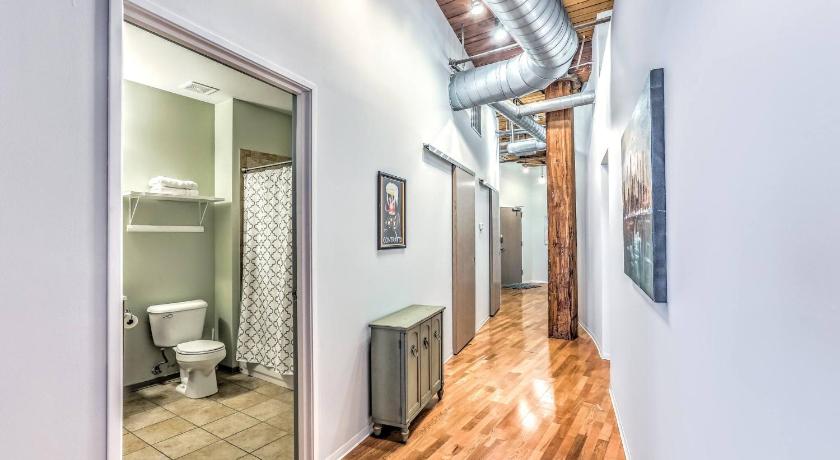セントルイス (MO) Denim Lofts-3BR DWTN Loft-Parking-Laundry 4A 4つ星 宿泊施設 客室