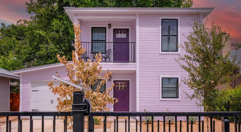 Stylish Stay with Unforgettable Downtown Views