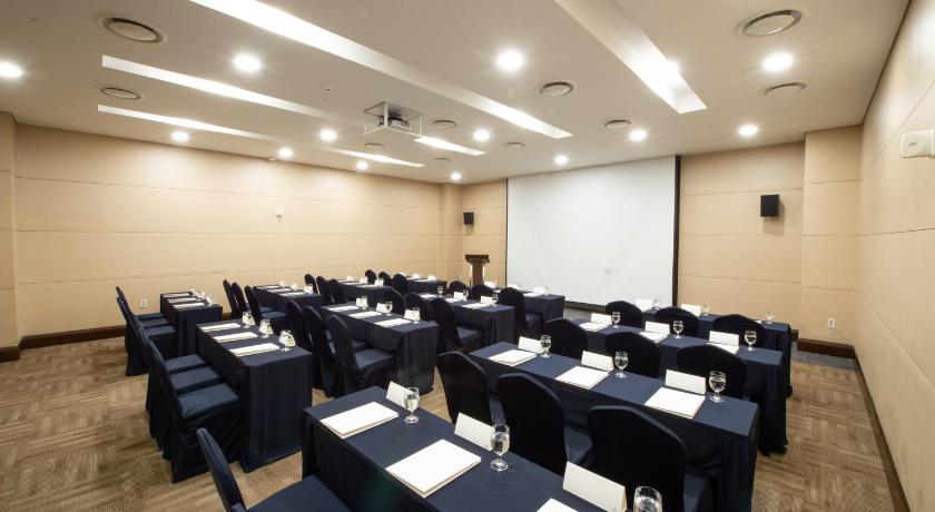 Uijeongbu Islandcastle Hotel&Waterpark 5-Star Hotel lobby