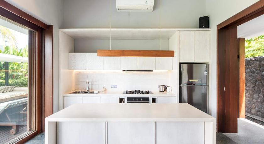 Bali Amarin Seminyak 5-Star Hotel restaurant