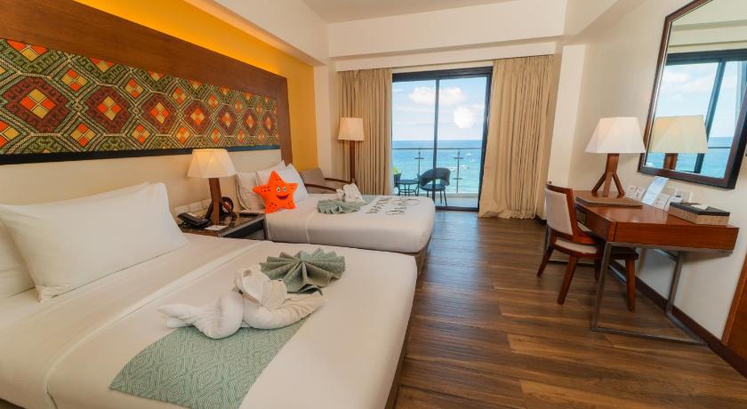 Image of 2 Double Beds, Non-Smoking, Deluxe Room, Safe, Wi-Fi, Full Breakfast 4