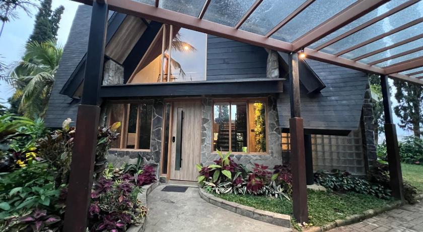 Foto Four-Bedroom Vacation Home 16